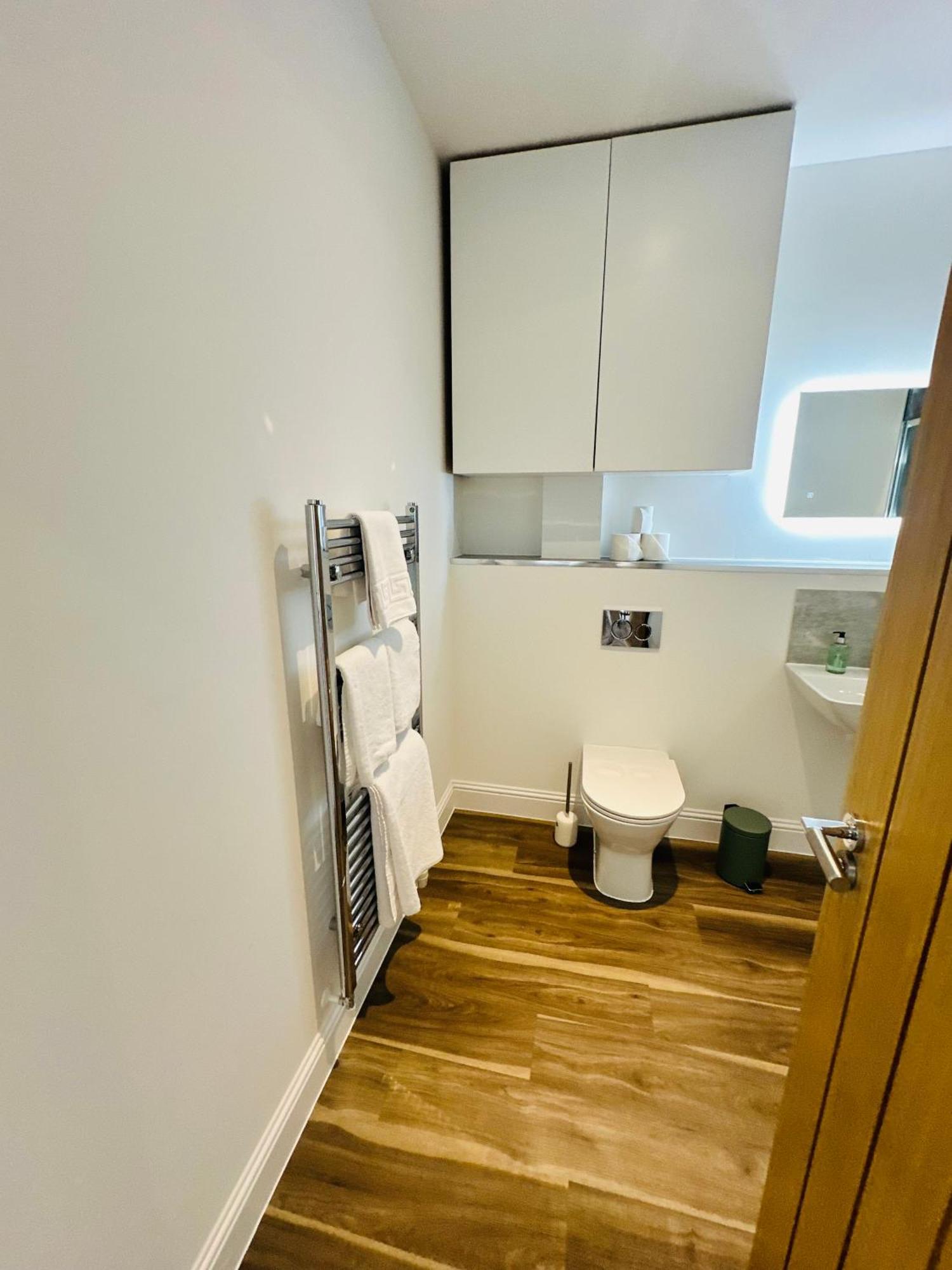 Barnet House Serviced Apartments Dunfermline Ngoại thất bức ảnh