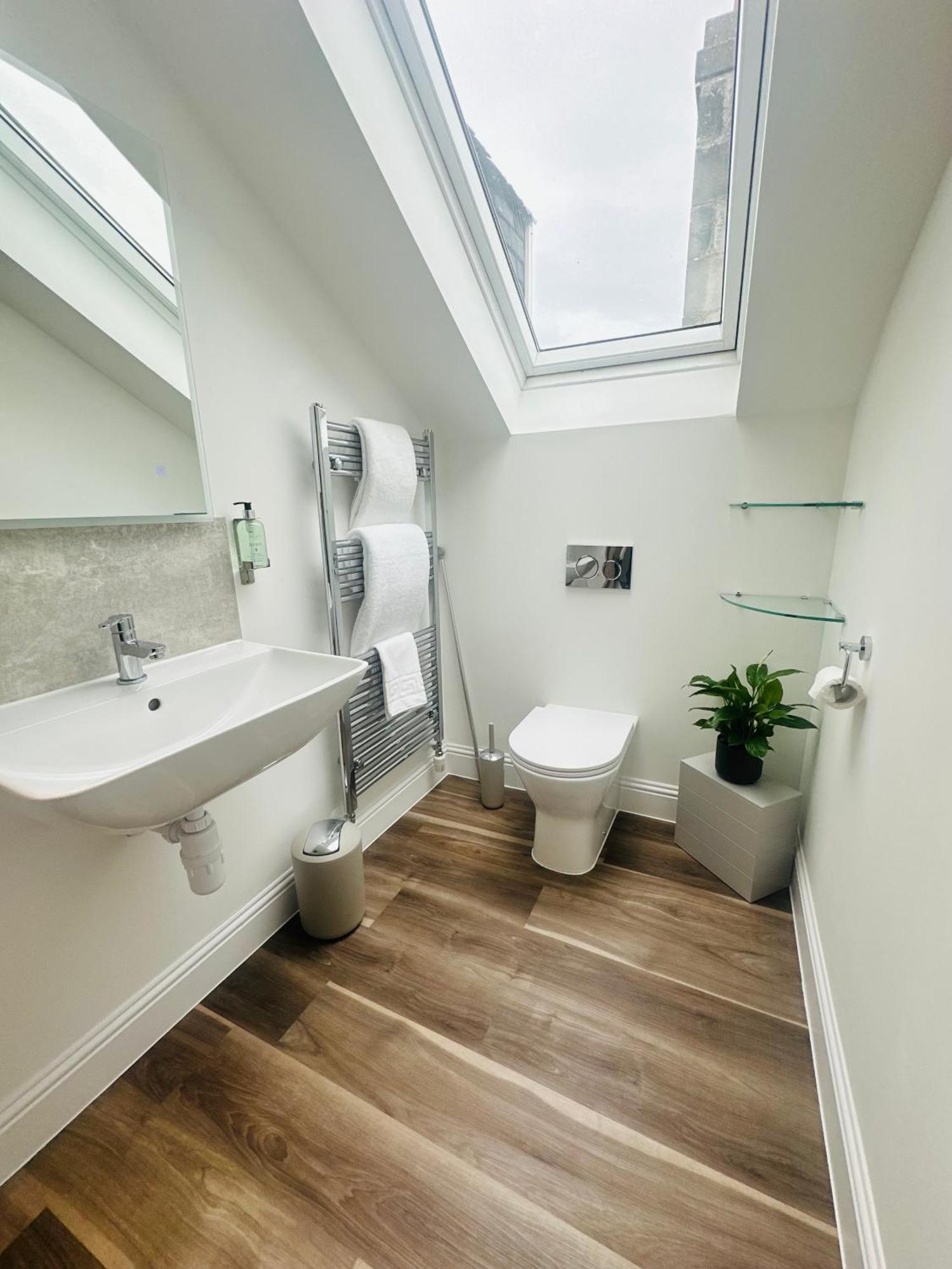 Barnet House Serviced Apartments Dunfermline Ngoại thất bức ảnh