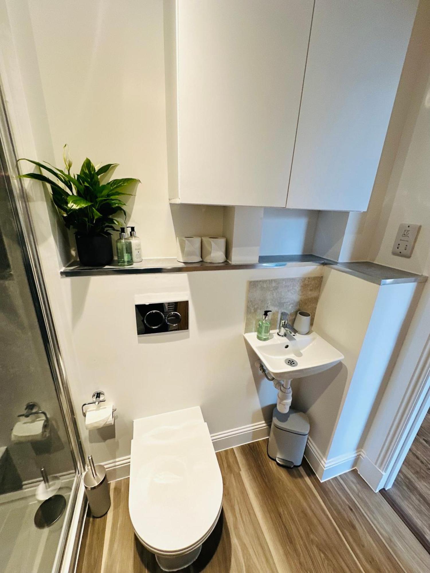 Barnet House Serviced Apartments Dunfermline Ngoại thất bức ảnh