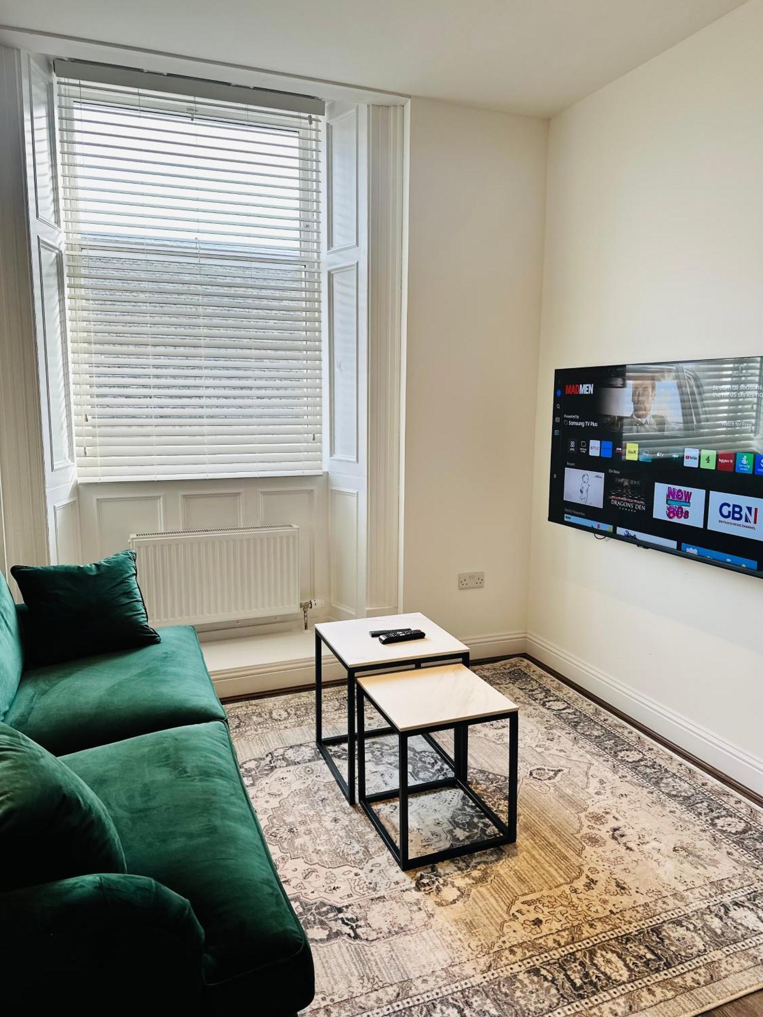 Barnet House Serviced Apartments Dunfermline Ngoại thất bức ảnh