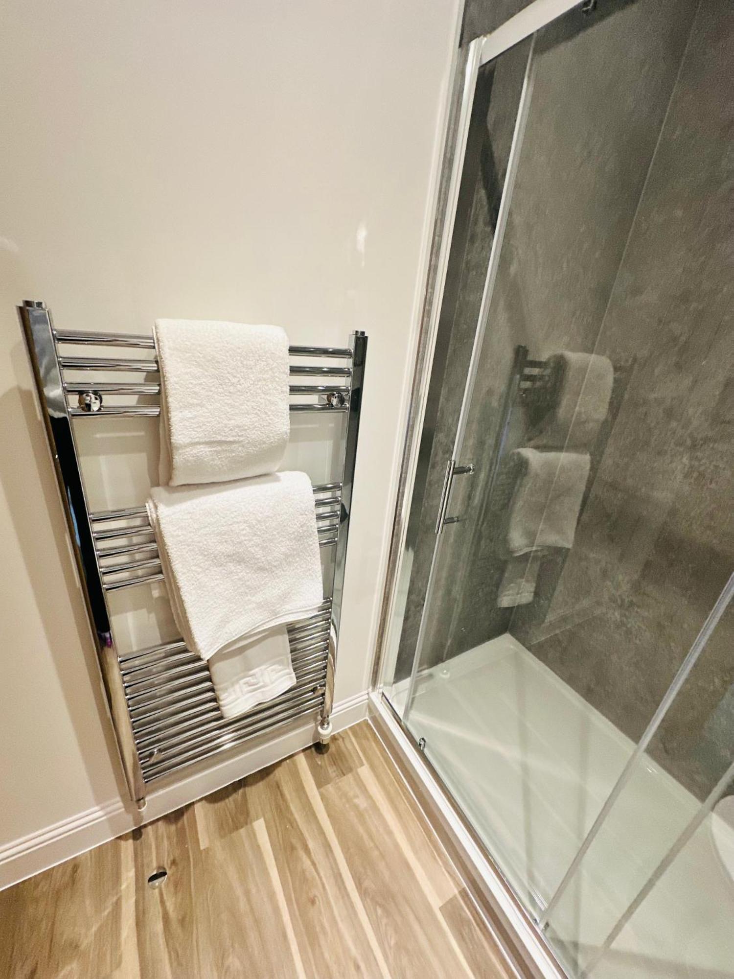 Barnet House Serviced Apartments Dunfermline Ngoại thất bức ảnh